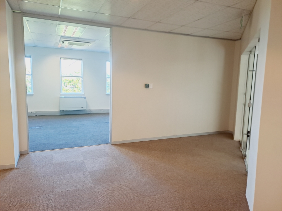 To Let commercial Property for Rent in Rosenpark Western Cape